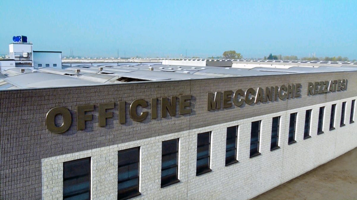 Copertina del bilancio sociale di OMR