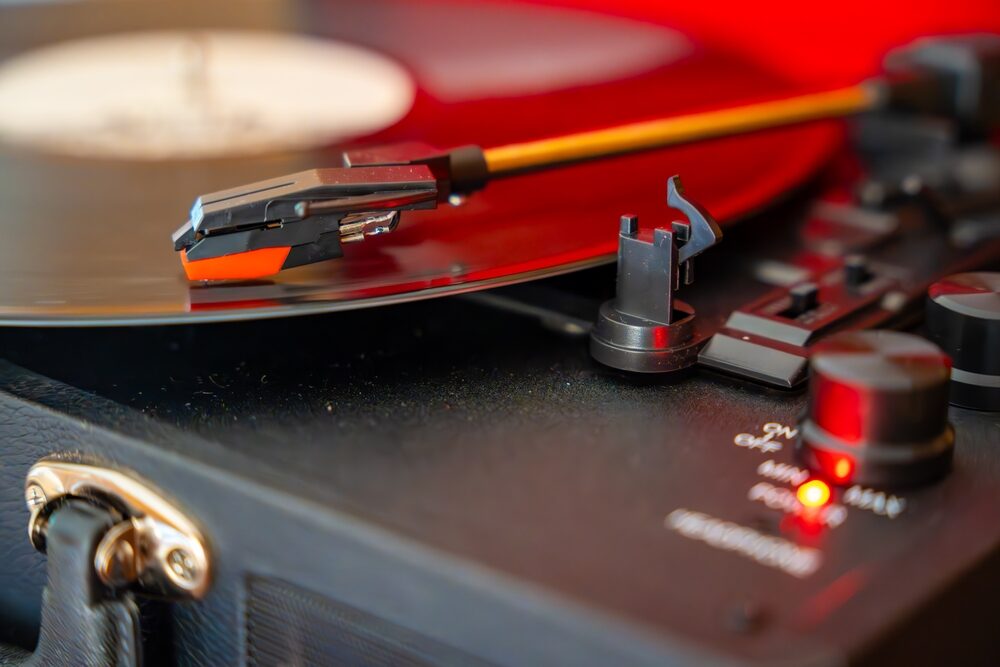 Ascolto musicale in un listening bar