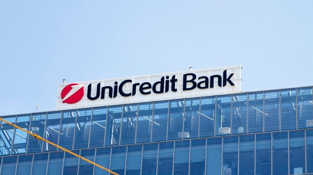 Logo di UniCredit e Commerzbank