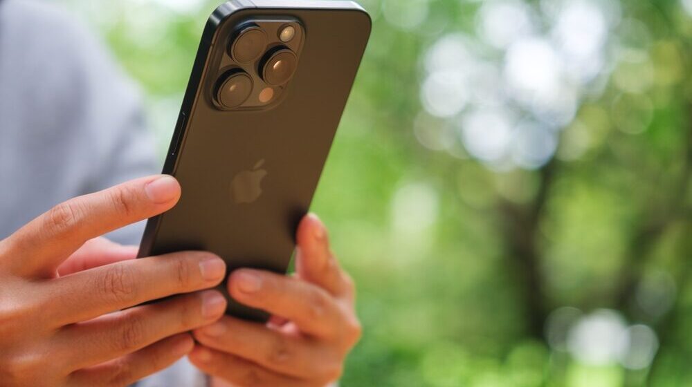 Animazione iPhone Duo su Galaxy Z Fold 8