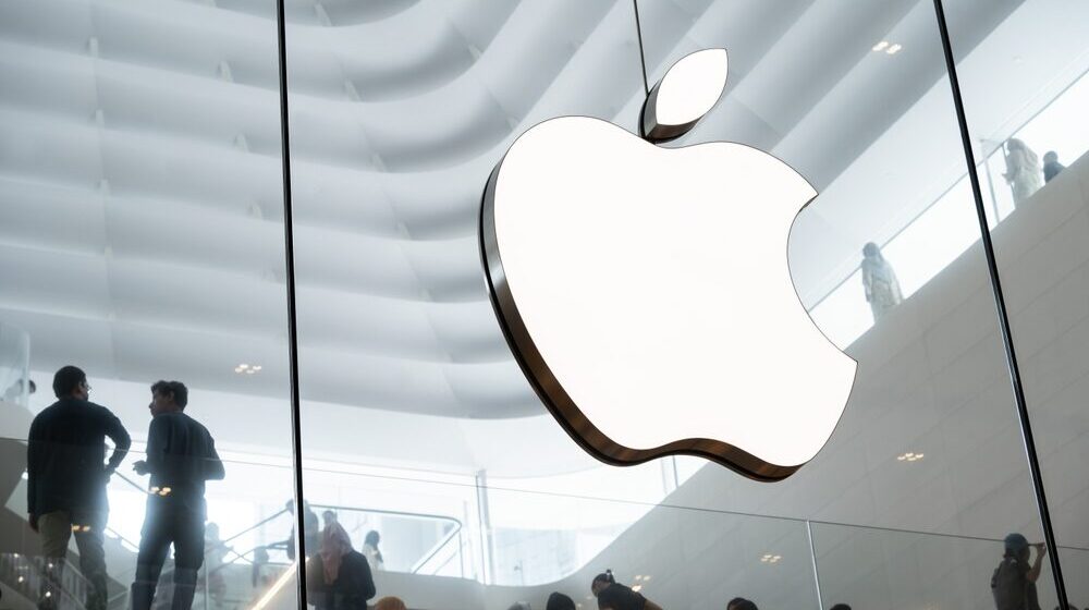 Apple CEO John Ternus e Tim Cook