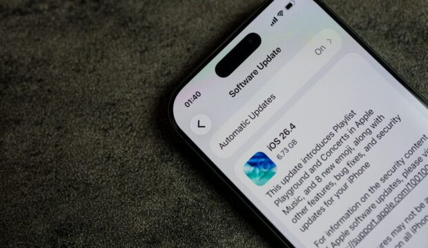 Screenshot di iOS 27 con Siri AI